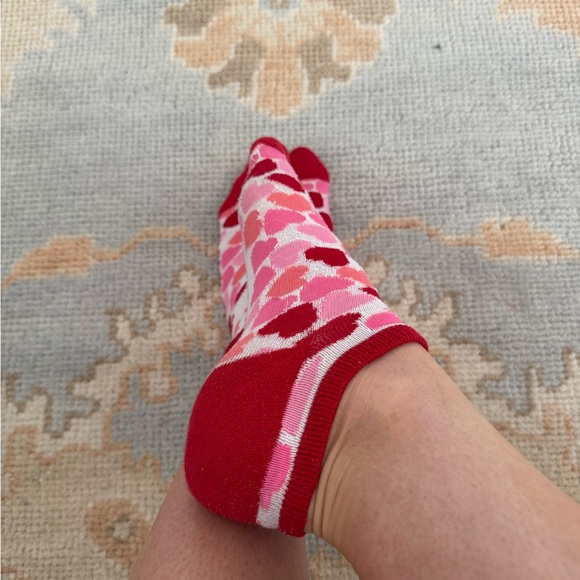 Heart Patterned Ankle Socks - Picture 4 of 4